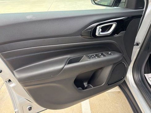 New 2026 Jeep Compass Latitude image 17