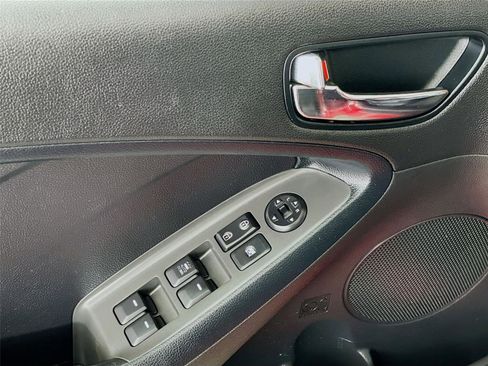 Used 2017 Kia Forte S image 20