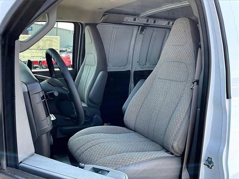 New 2025 Chevrolet Express 2500 Extended w/ Enhanced Convenience Package image 9