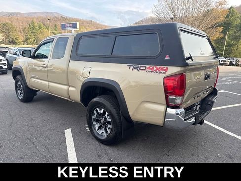 Used 2017 Toyota Tacoma TRD Off-Road w/ Tow Package image 8