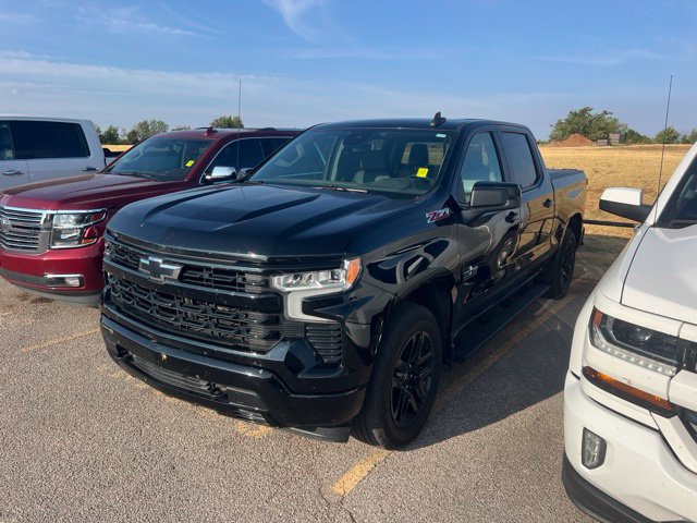 Used 2022 Chevrolet Silverado 1500 RST w/ Convenience Package II AWD/4WD image 3