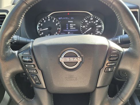 Used 2023 Nissan Frontier SV w/ SV Convenience Package image 11