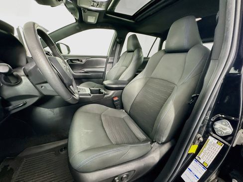 Certified 2022 Toyota RAV4 SE w/ Convenience Package AWD/4WD image 21
