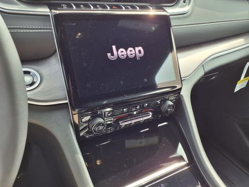 New 2025 Jeep Grand Cherokee L Limited w/ Luxury Tech Group II image 48