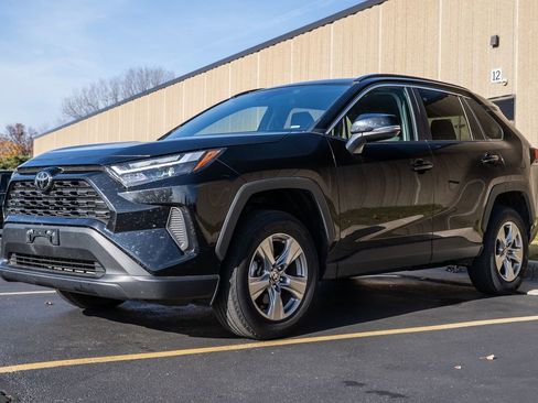 Used 2024 Toyota RAV4 XLE image 4