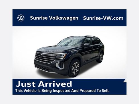Used 2024 Volkswagen Atlas SE FWD image 1