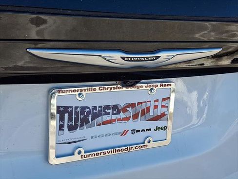 Certified 2023 Chrysler Voyager LX image 16