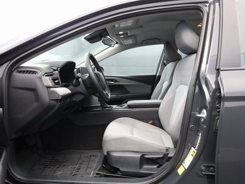 Used 2025 Toyota Camry LE image 11