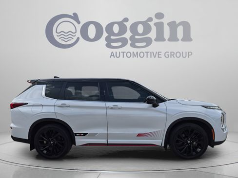 Used 2023 Mitsubishi Outlander SE Black Edition AWD/4WD image 7