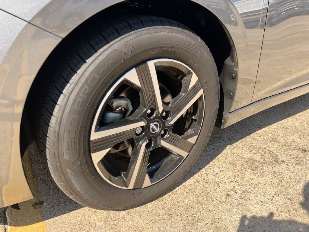Used 2024 Nissan Sentra SV FWD image 17
