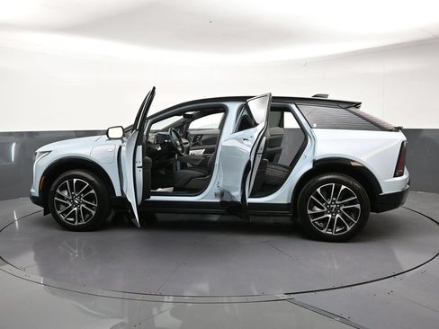 Used 2026 Cadillac Optiq Sport 1 AWD/4WD image 34