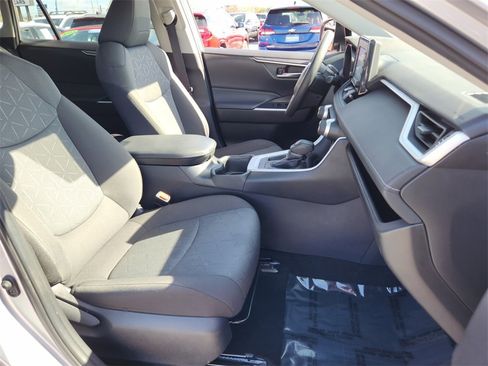 Used 2022 Toyota RAV4 XLE image 24