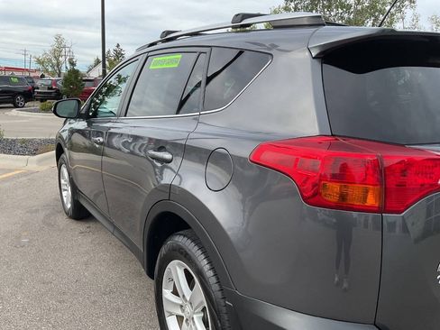 Used 2014 Toyota RAV4 XLE AWD/4WD image 5