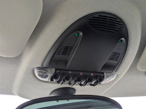 Used 2011 MINI Cooper Hardtop image 18