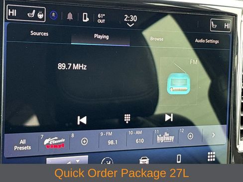 Used 2023 Chrysler Pacifica Touring-L FWD image 10