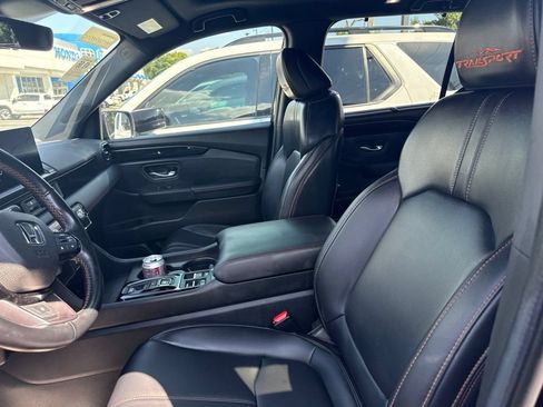 Certified 2025 Honda Pilot TrailSport image 8