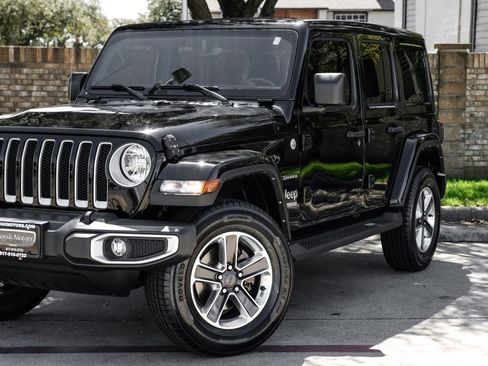 Used 2022 Jeep Wrangler Unlimited Sahara w/ Cold Weather Group image 14