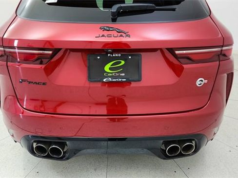 Used 2022 Jaguar F-PACE SVR image 11