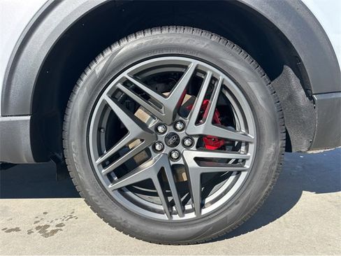 New 2026 Ford Explorer ST w/ Sun And Sound Package image 20