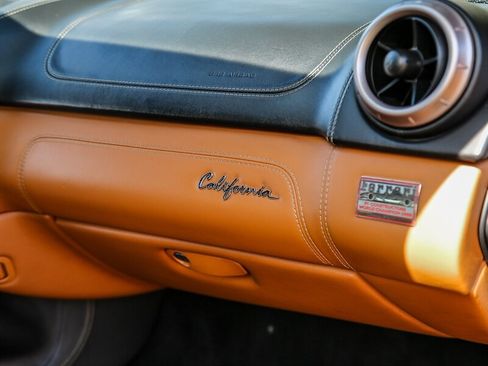 Used 2010 Ferrari California RWD image 28
