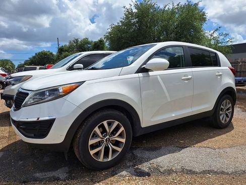 Used 2016 Kia Sportage LX FWD image 1