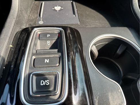 Used 2024 Honda Pilot Touring image 29