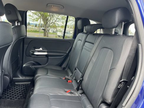 Used 2022 Mercedes-Benz GLB 250 4MATIC w/ Premium Package Lite image 16