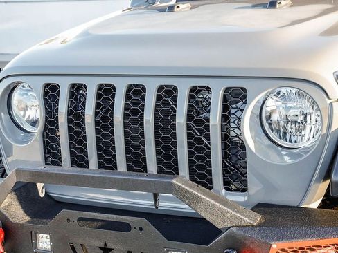 Used 2022 Jeep Gladiator Sport AWD/4WD image 6