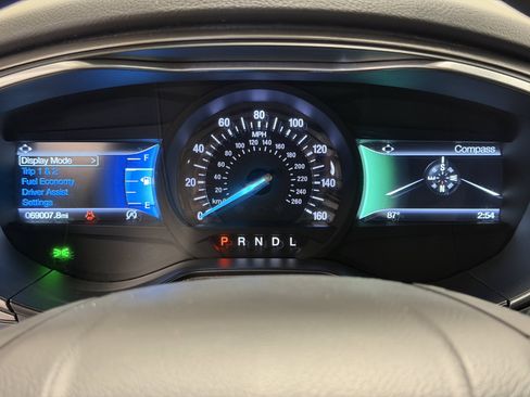 Used 2020 Ford Fusion SE FWD image 16