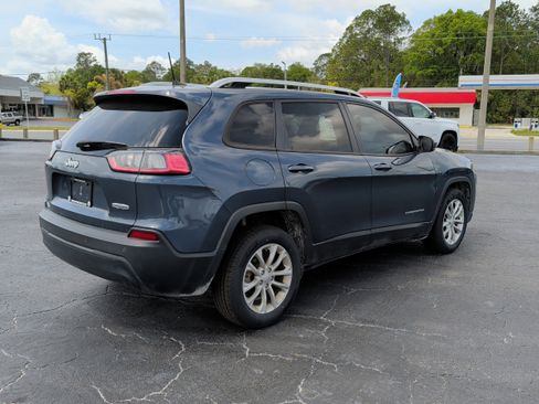 Used 2020 Jeep Cherokee Latitude FWD image 4