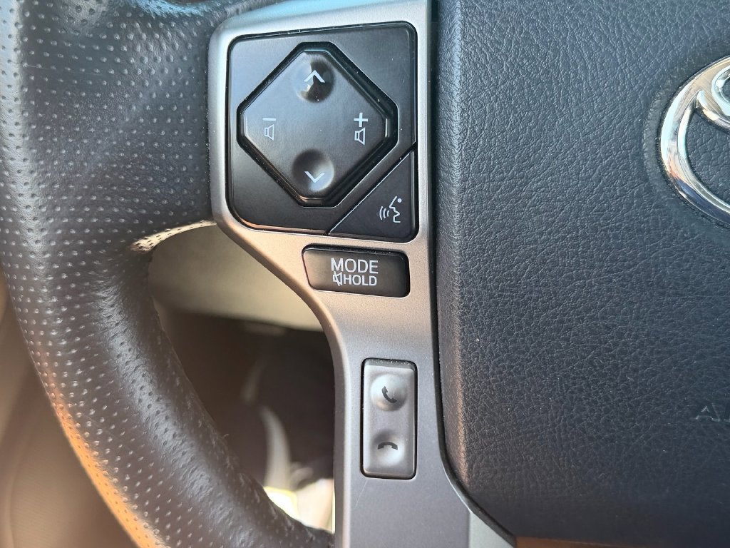 Used 2024 Toyota 4Runner Limited AWD/4WD image 32