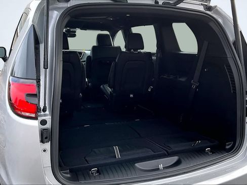 New 2026 Chrysler Pacifica Select image 19