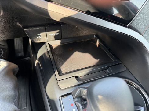 Used 2019 Toyota Camry LE FWD image 20