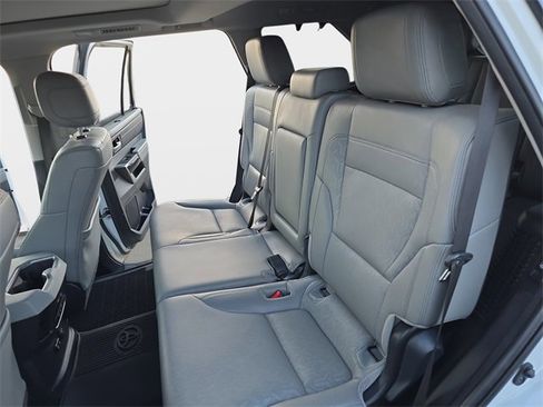 Used 2023 Toyota Sequoia Limited image 18