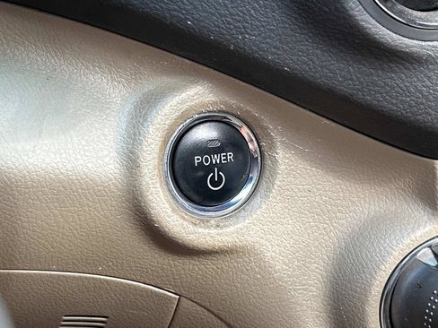 Used 2010 Toyota Highlander Limited AWD/4WD image 34