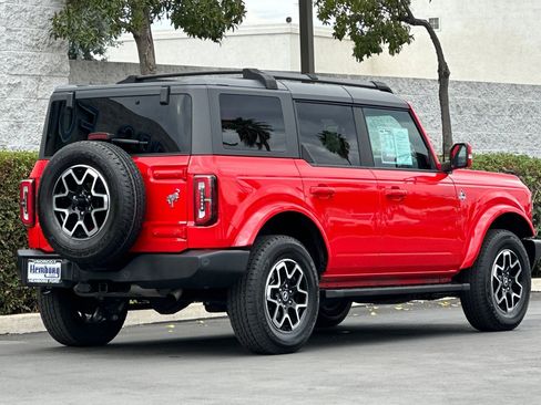 Used 2023 Ford Bronco Outer Banks image 4