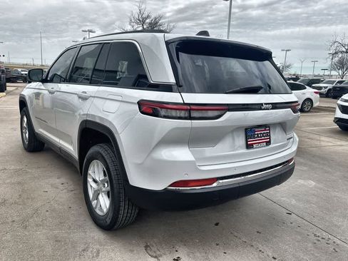 New 2026 Jeep Grand Cherokee Laredo X RWD image 4