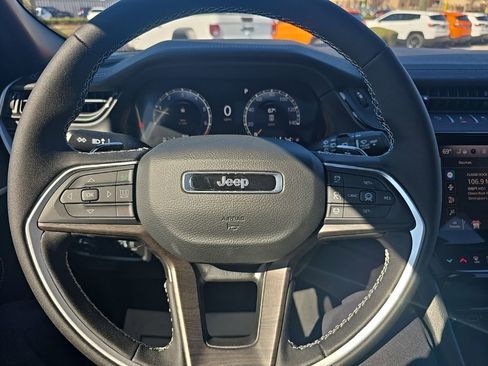 New 2026 Jeep Grand Cherokee L Limited AWD/4WD image 13
