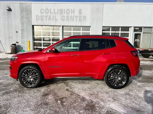 Used 2022 Jeep Compass Limited w/ (RED) Package image 3