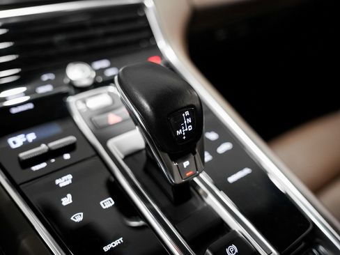 Used 2018 Porsche Panamera Turbo image 17