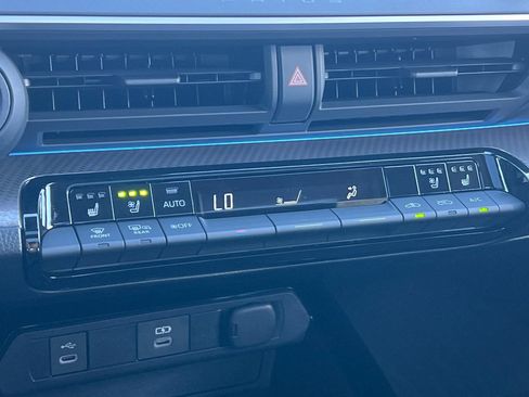 New 2026 Toyota Prius Limited FWD image 22