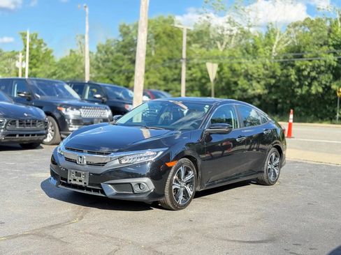 Used 2016 Honda Civic Touring image 4