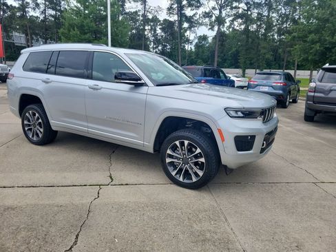 Used 2023 Jeep Grand Cherokee L Overland AWD/4WD image 9