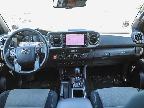 Used 2021 Toyota Tacoma TRD Off-Road w/ Technology Package AWD/4WD image 9