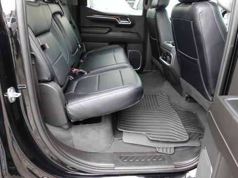 Used 2023 GMC Sierra 1500 Elevation image 30