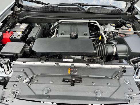 Used 2024 Chevrolet Colorado LT w/ LT Convenience Package II AWD/4WD image 9
