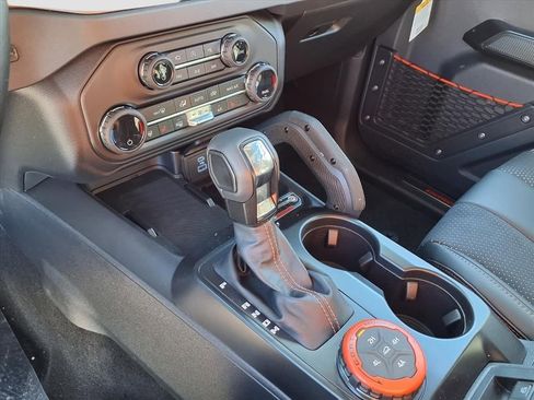 New 2025 Ford Bronco Raptor image 17