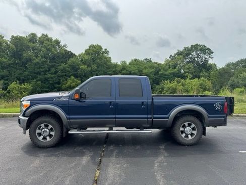 Used 2011 Ford F250 Lariat w/ Camper Pkg AWD/4WD image 6