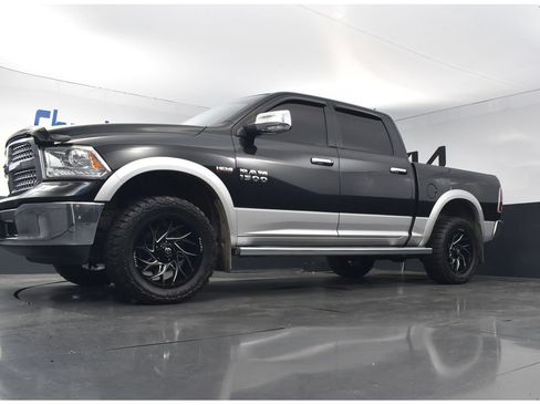 Used 2016 RAM 1500 Laramie w/ Convenience Group AWD/4WD image 18