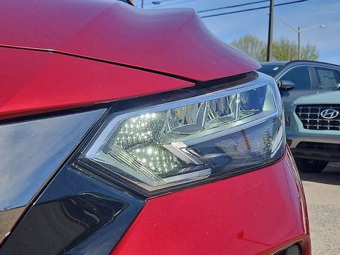 Used 2022 Nissan Sentra SR w/ Trunk Package FWD image 9